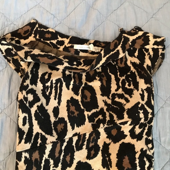 DVF  knit dress bateau neck line two buttons on each shoulder and sleeve - Picture 3 of 5